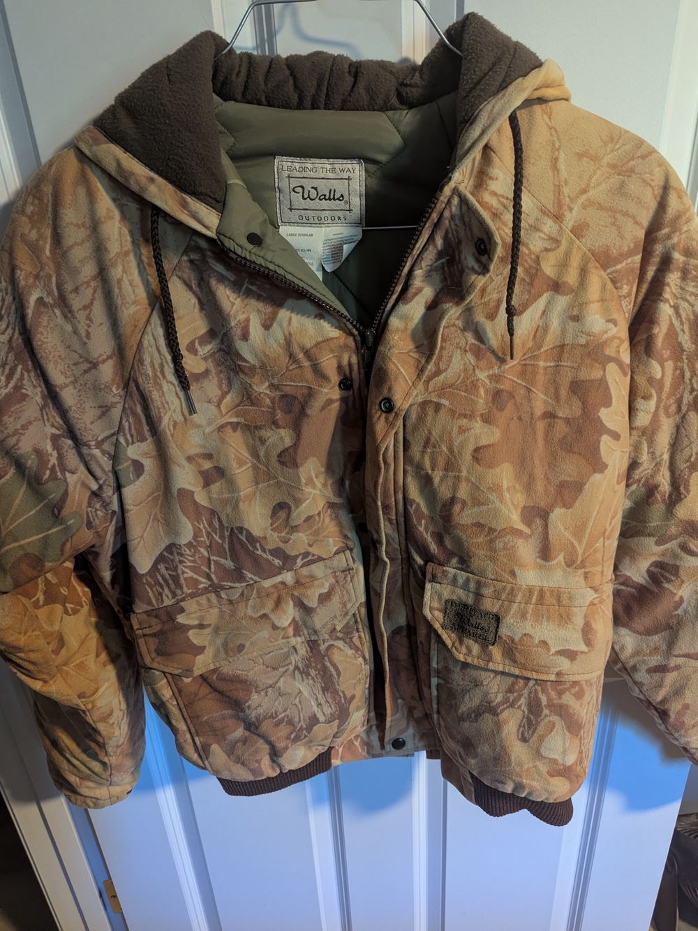 Vintage Walls Men’s Brown Camouflage Hooded Bomber Work Jacket Size L